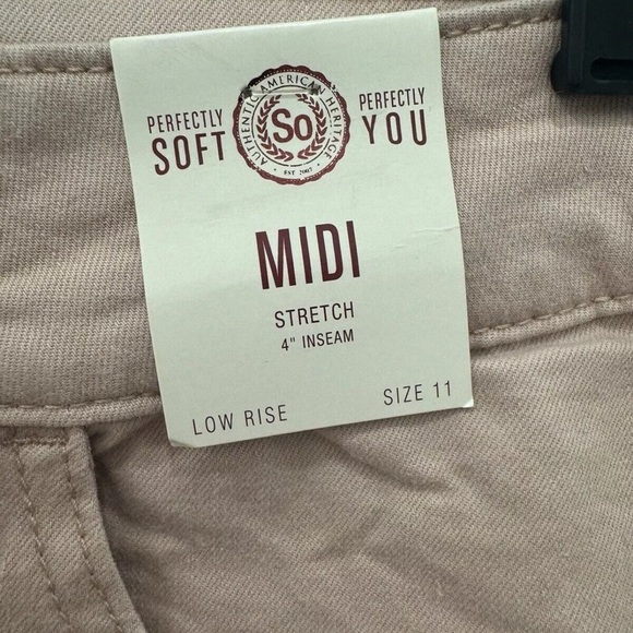 NWT $34 SO Shorts Pink Midi Low Rise Stretch JR Size 11 Distressed Cuffed Chino - Picture 5 of 11